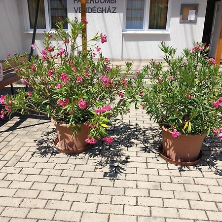 Paterdombi Vendeghaz Hotel Zalaegerszeg Ngoại thất bức ảnh