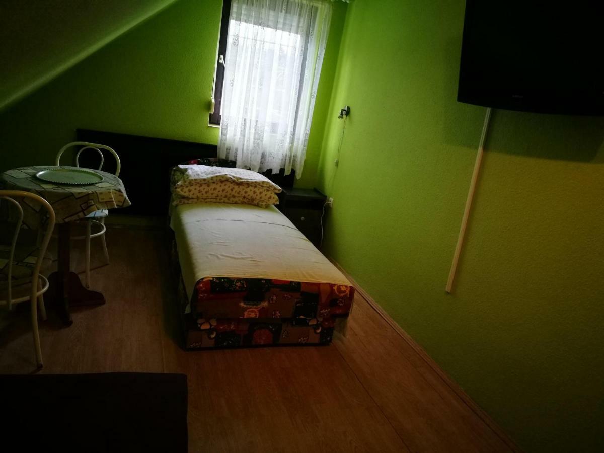 Paterdombi Vendeghaz Hotel Zalaegerszeg Ngoại thất bức ảnh