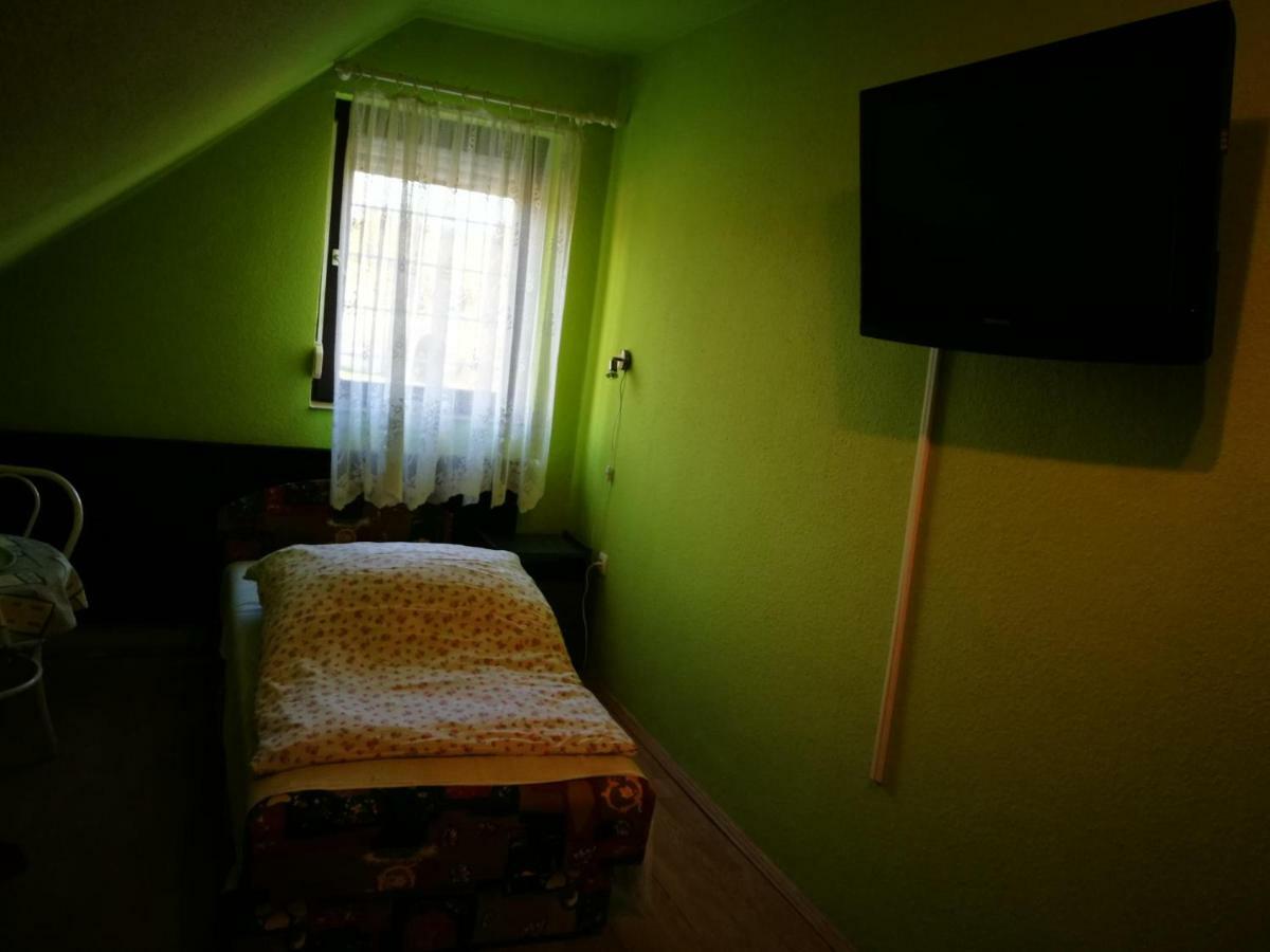 Paterdombi Vendeghaz Hotel Zalaegerszeg Ngoại thất bức ảnh