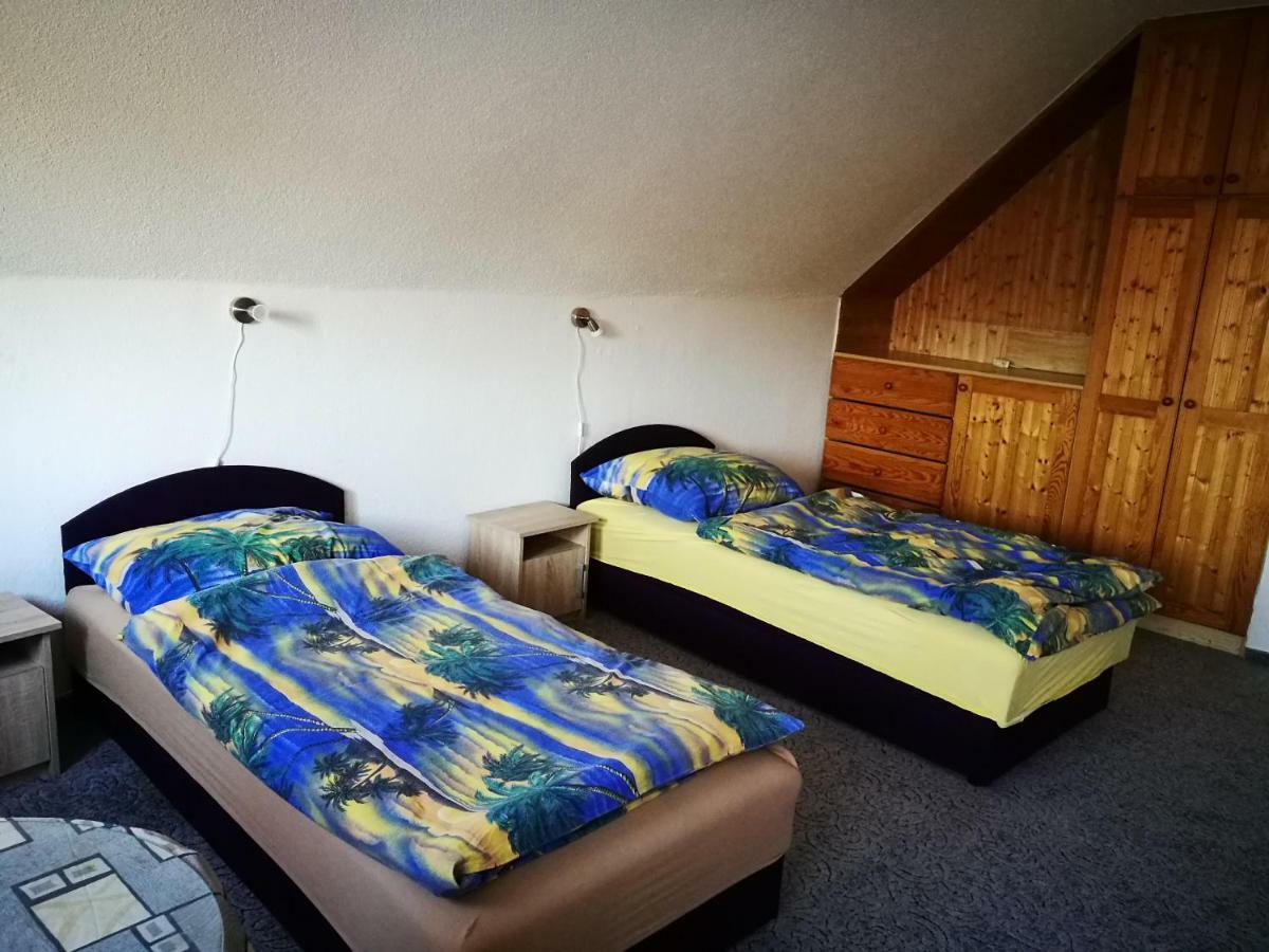 Paterdombi Vendeghaz Hotel Zalaegerszeg Ngoại thất bức ảnh