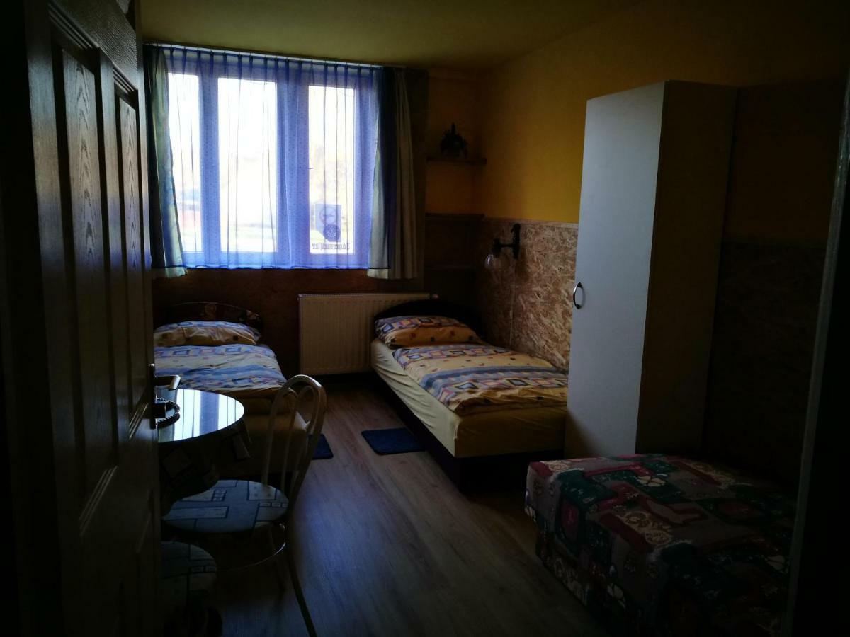 Paterdombi Vendeghaz Hotel Zalaegerszeg Ngoại thất bức ảnh